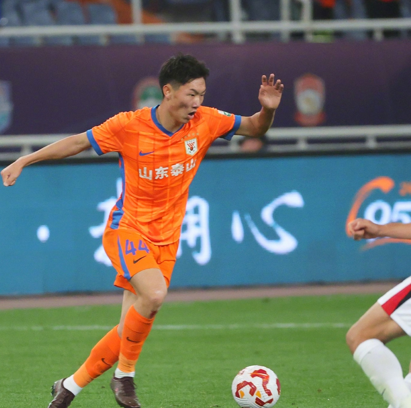 关于今晚山东泰山备战CBA常规赛，主帅复盘细节曝光，信心回归，赛季目标并未改变的信息开云app