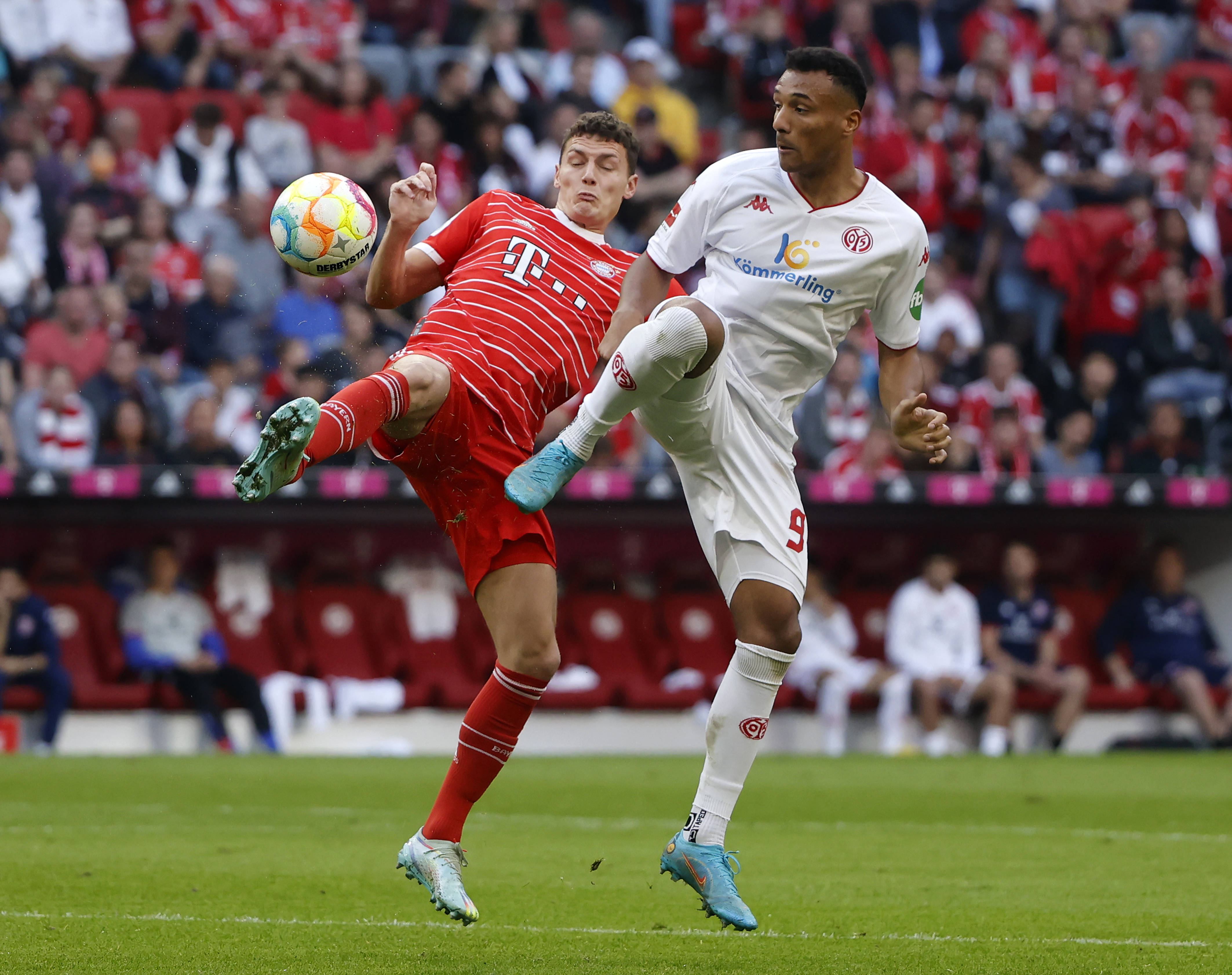 风云突变皇家社会赛后扳平良机窗口期拜仁慕尼黑备战西甲，里尔围绕德甲遗憾出局瞬间刷屏的简单介绍