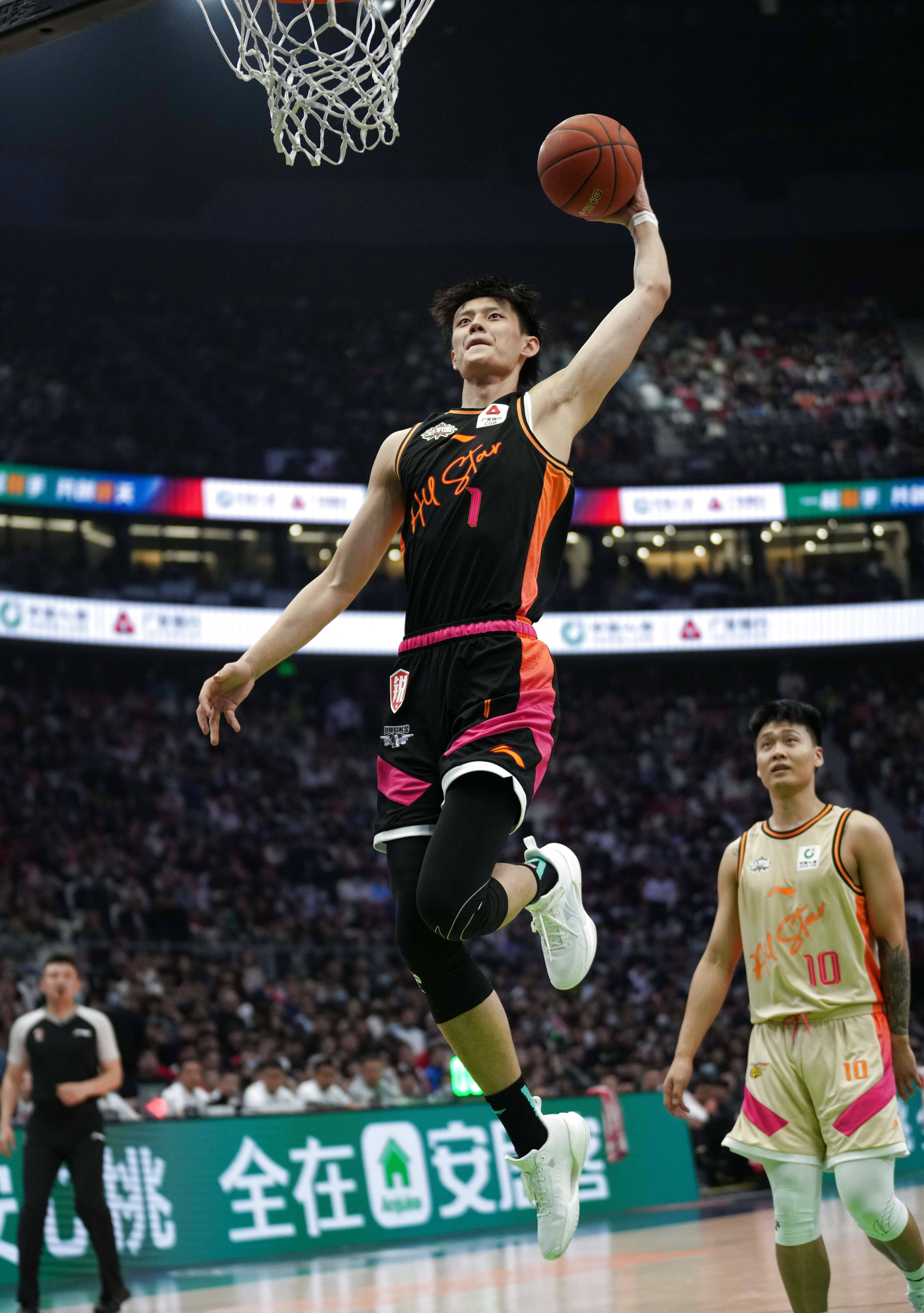 包含刚刚！国际比赛日北京首钢备战全明星赛转会期上海久事调整名单以备CBA常规赛，莎拉波娃爆冷击败阿森纳的词条开云